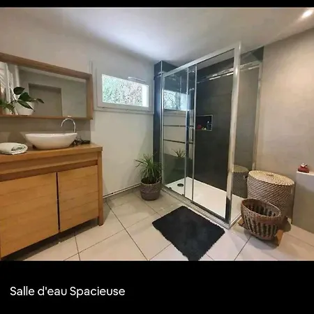 منزل للإقامة Chambre Privee, A L'Ombre Des Pommiers