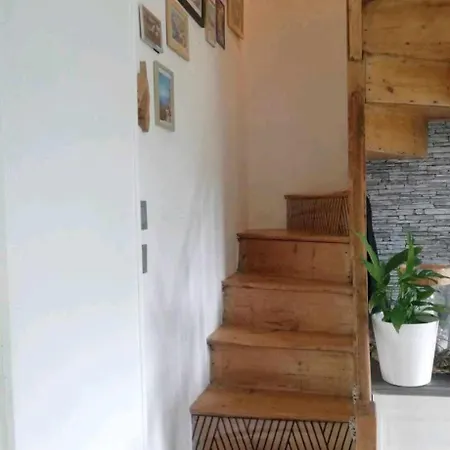 Chambre Privee, A L'Ombre Des Pommiers منزل للإقامة *