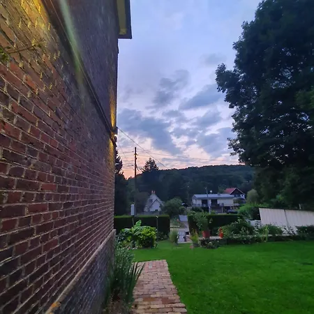 Chambre Privee, A L'Ombre Des Pommiers