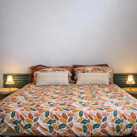 Privee, A L'ombre Des Pommiers *