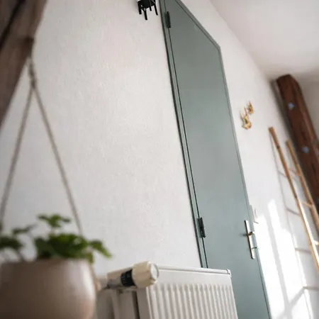 Privee, A L'ombre Des Pommiers *